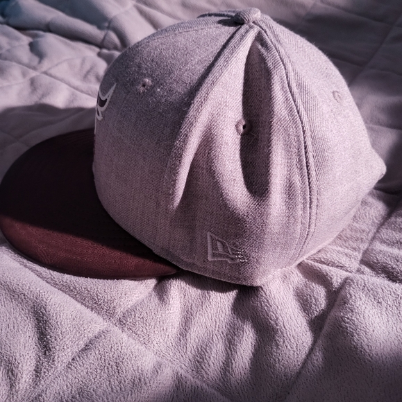 CHICAGO BULLS LEATHER STRAP AND BRIM HAT BRAND NEW - Picture 2 of 7